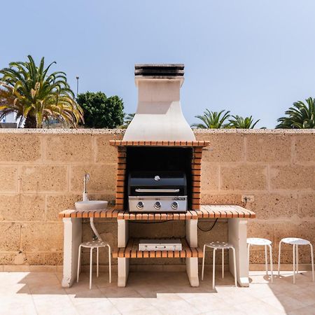 Comfortable 4-Bedroom Villa With Private Gardens Costa Adeje  Luaran gambar