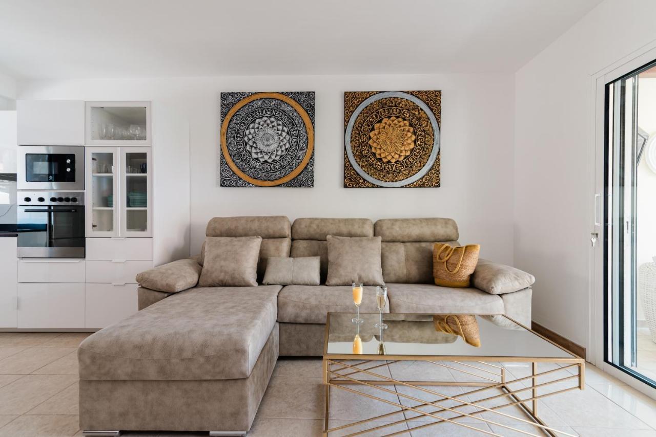 Comfortable 4-Bedroom Villa With Private Gardens Costa Adeje  Luaran gambar