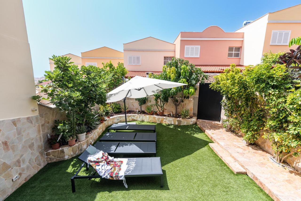 Comfortable 4-Bedroom Villa With Private Gardens Costa Adeje  Luaran gambar