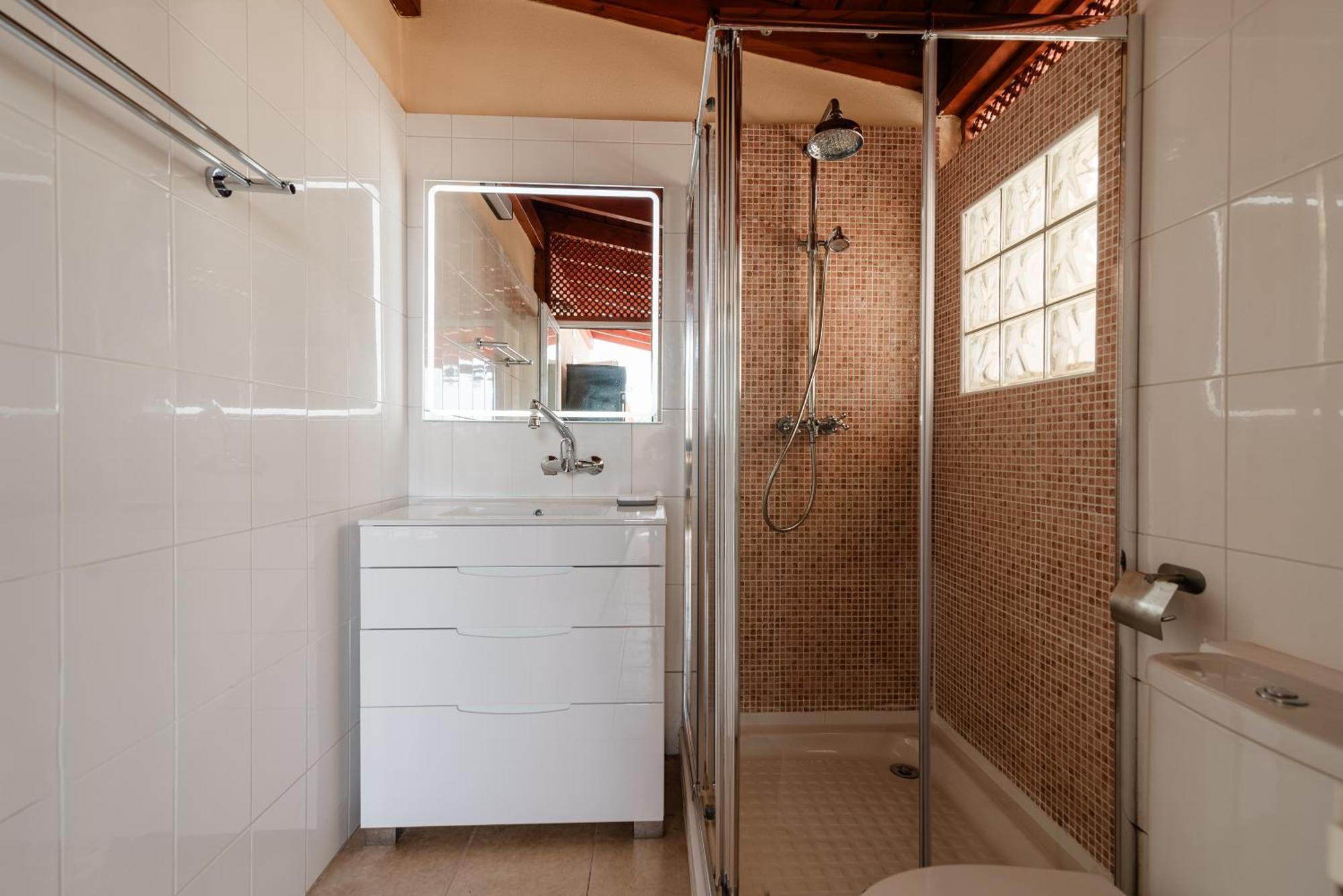 Comfortable 4-Bedroom Villa With Private Gardens Costa Adeje  Luaran gambar