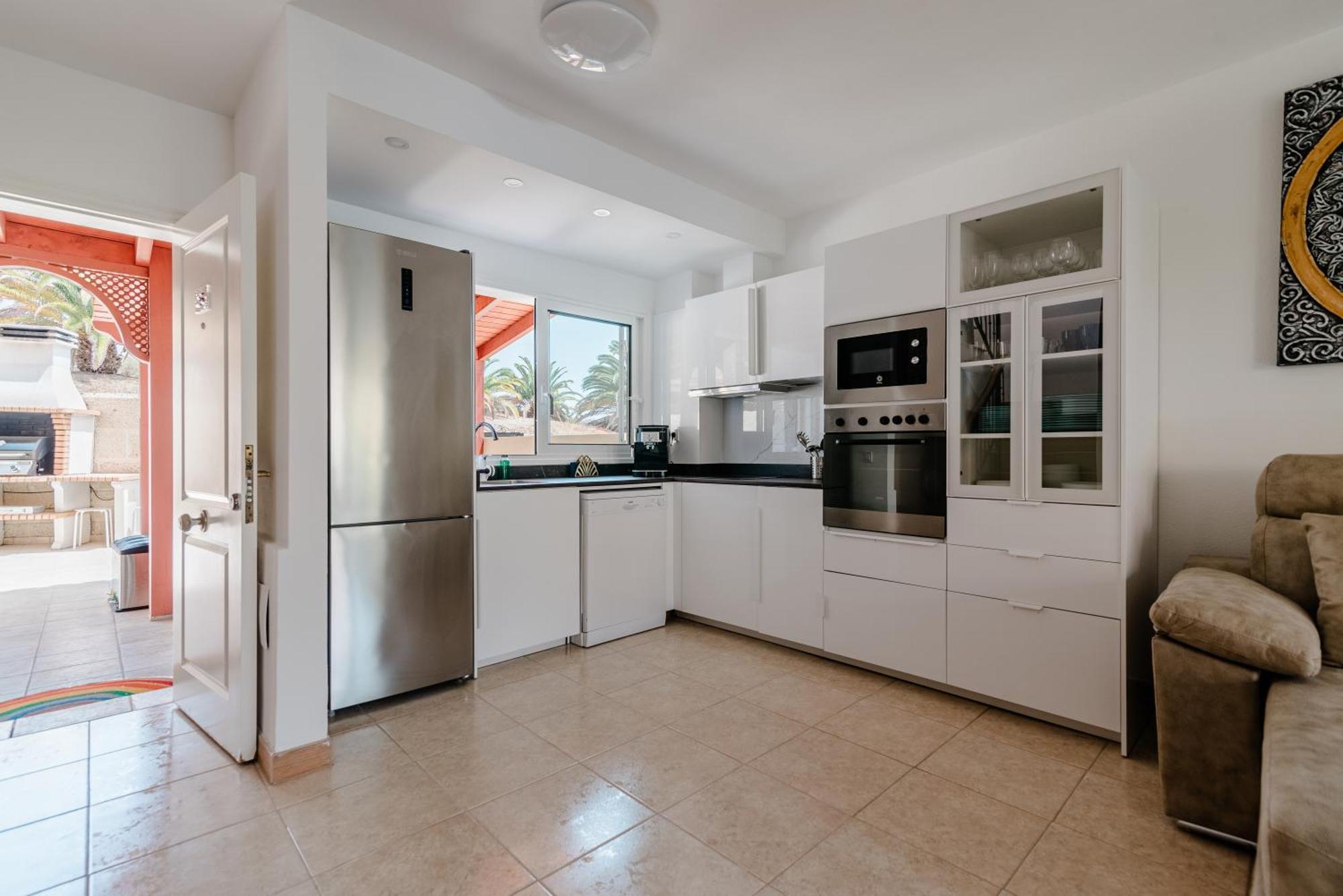 Comfortable 4-Bedroom Villa With Private Gardens Costa Adeje  Luaran gambar