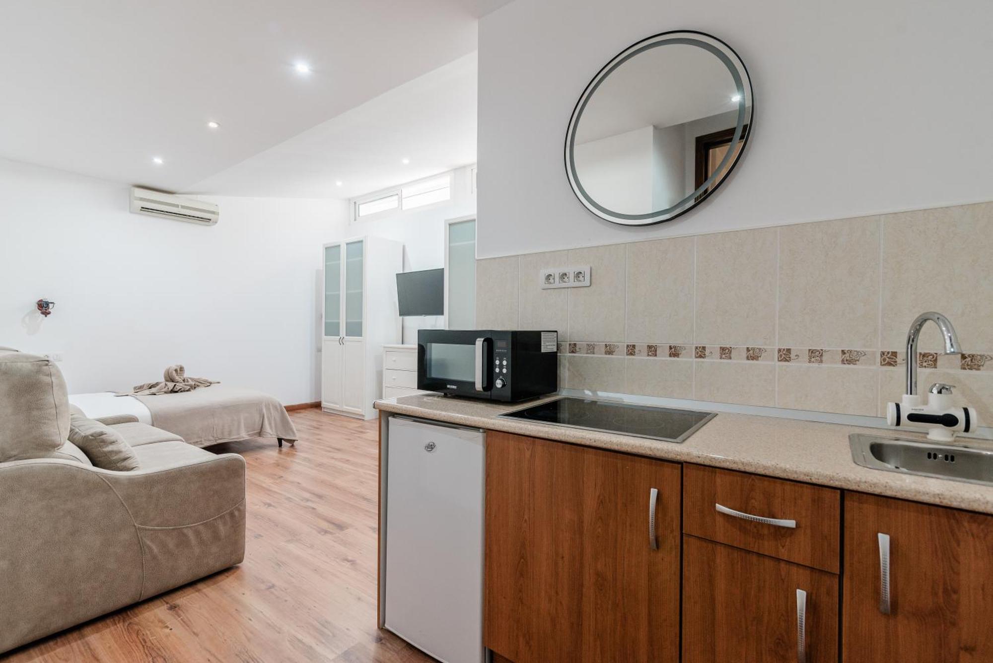 Comfortable 4-Bedroom Villa With Private Gardens Costa Adeje  Luaran gambar